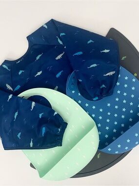 Tiny Twinkle/Cloud Island/ Mushie Silicone Baby Bibs and Mat 6-24M Set of 4